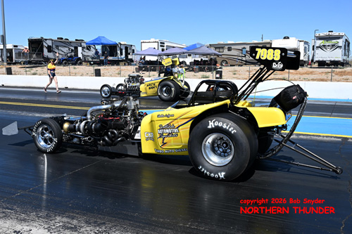 Sheldon Lofgren - Arizona Thunder' (near lane) vs 
Ron Steus loff - 'Nasty Habit' (far lane)